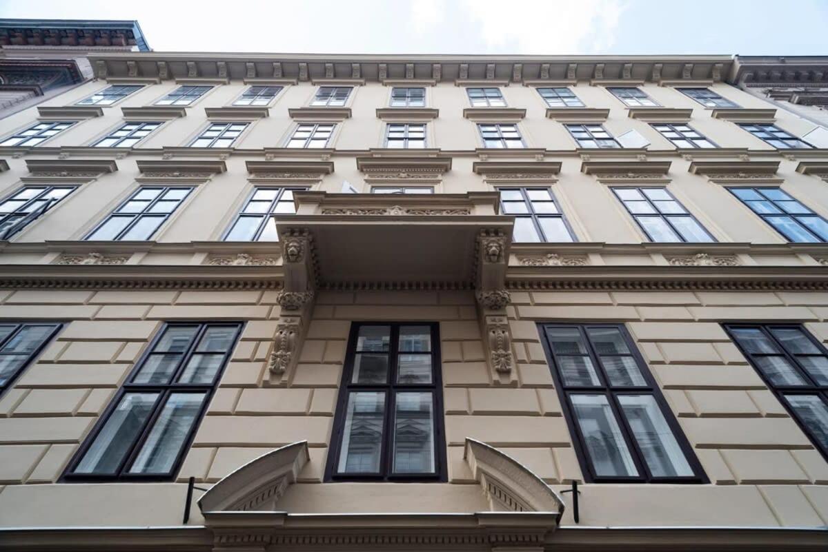Lovely Downtown Apartment Close To The Basilica Будапешт Екстер'єр фото